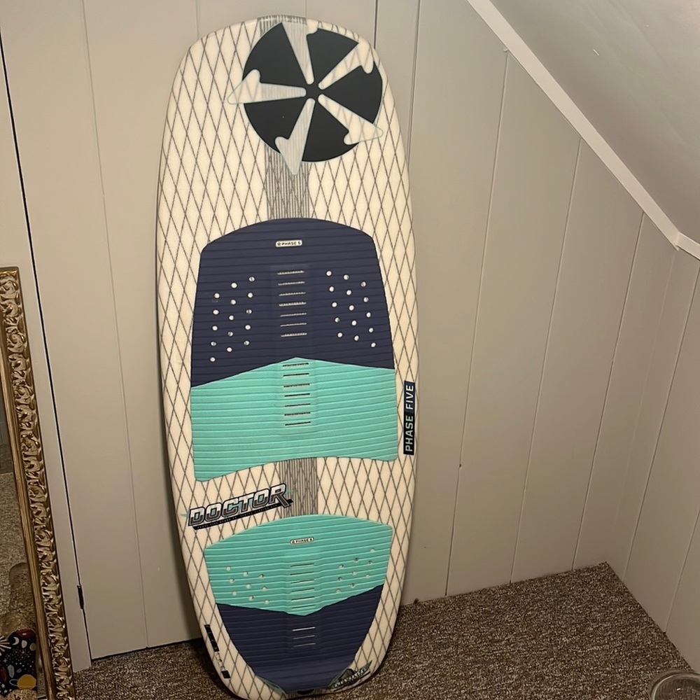 2022 Phase 5 Doctor Wakesurf Board 522DOC